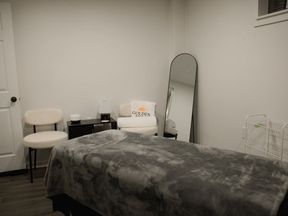 Quiet treatment room in the downstairs studio